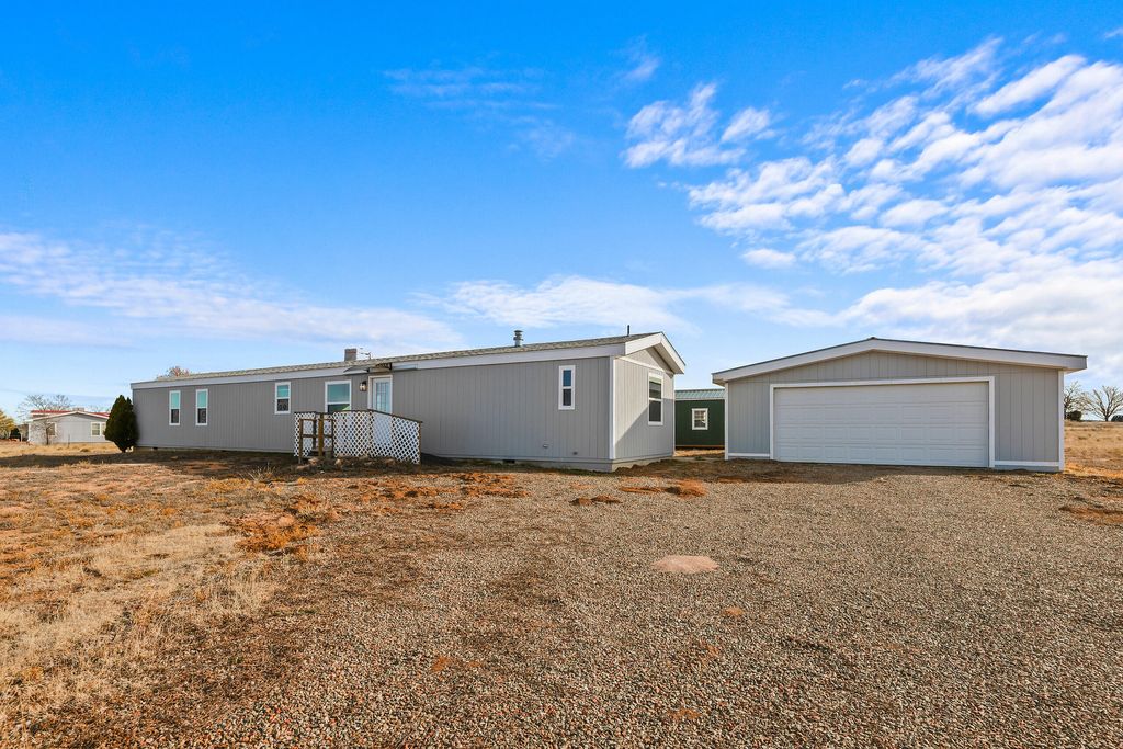 66 Coyote Loop, Moriarty, NM 87035