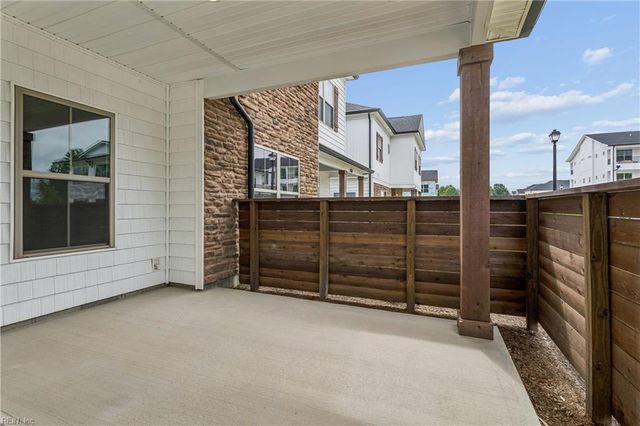 2002 Ashworth WAY, Suffolk, VA 23435