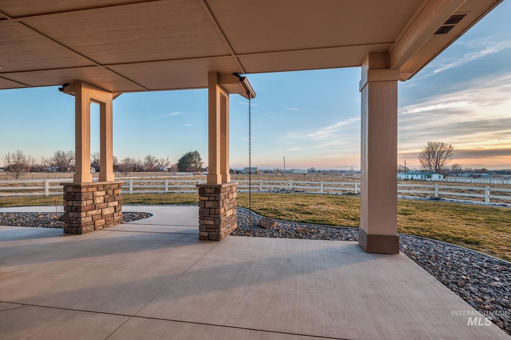 6916 E Brindle Point Dr, Nampa, ID 83687 photo 3