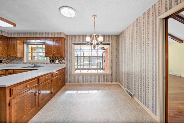 409 Idlewood Dr, Clarksville, TN 37043