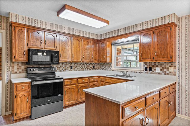 409 Idlewood Dr, Clarksville, TN 37043