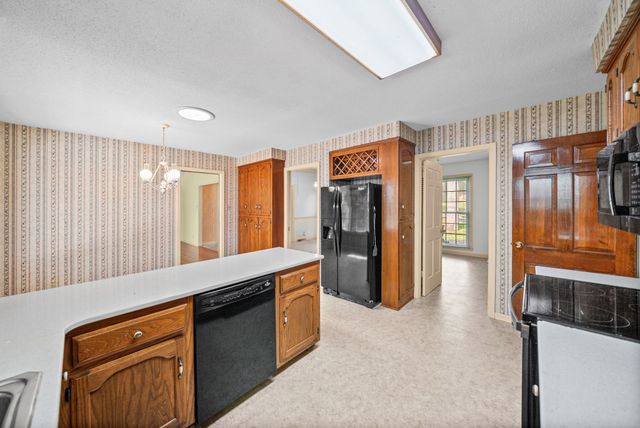 409 Idlewood Dr, Clarksville, TN 37043