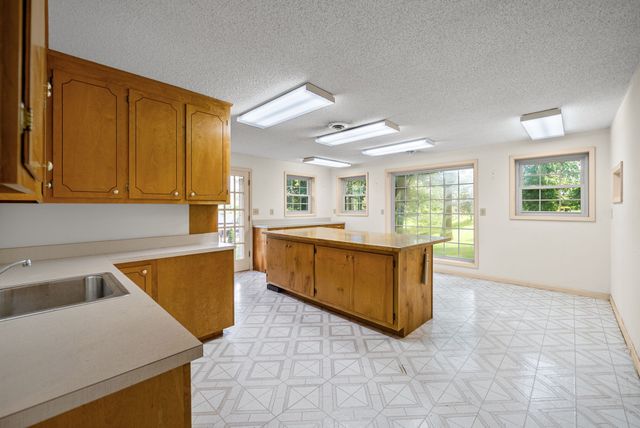 409 Idlewood Dr, Clarksville, TN 37043