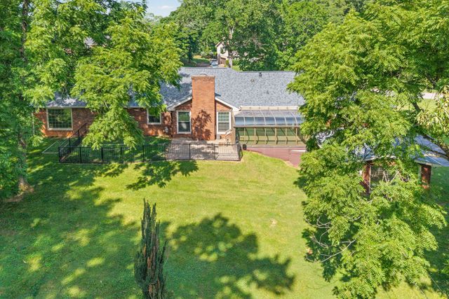 409 Idlewood Dr, Clarksville, TN 37043