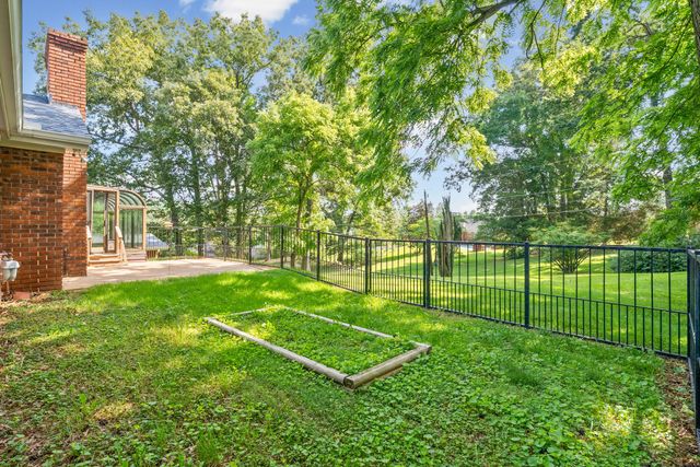 409 Idlewood Dr, Clarksville, TN 37043