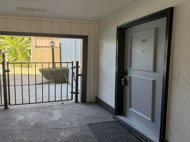 2627 Douglas Avenue 115, Dallas, TX 75219