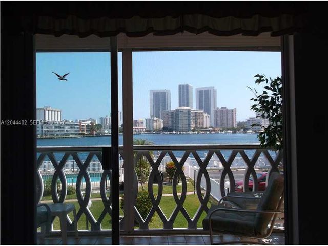 450 Golden Isles Drive 2H, Hallandale Beach, FL 33009