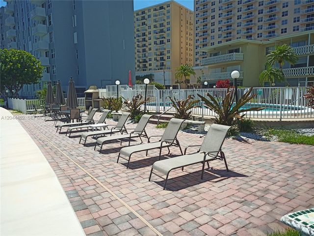 450 Golden Isles Drive 2H, Hallandale Beach, FL 33009
