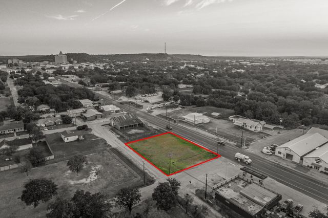 1206B S Oak Avenue, Mineral Wells, TX 76067