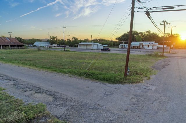 1206B S Oak Avenue, Mineral Wells, TX 76067