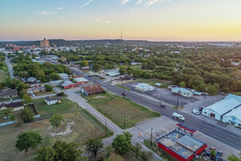 1206B S Oak Avenue, Mineral Wells, TX 76067