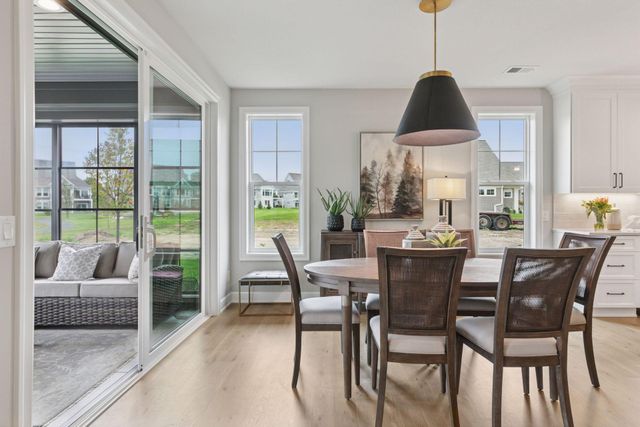 118 Spring Farm Road, North Oaks, MN 55127