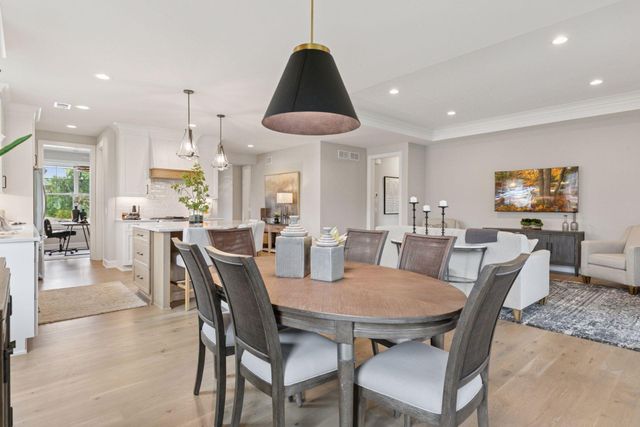 118 Spring Farm Road, North Oaks, MN 55127