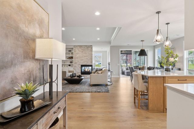 118 Spring Farm Road, North Oaks, MN 55127