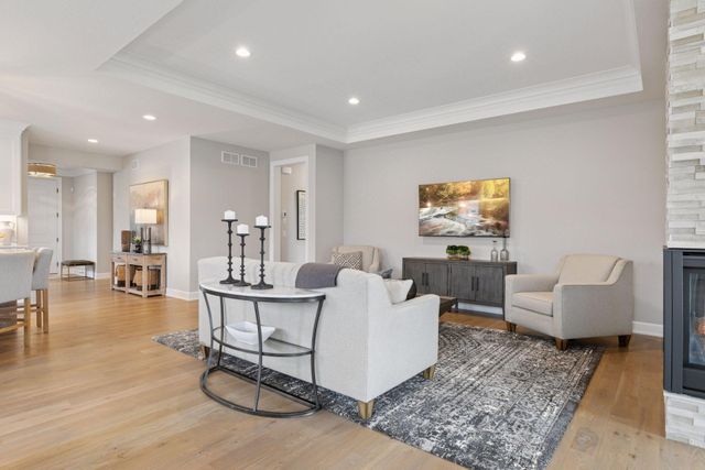 118 Spring Farm Road, North Oaks, MN 55127