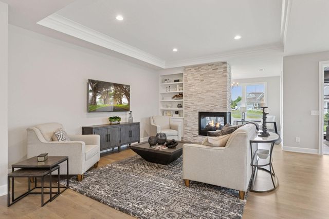 118 Spring Farm Road, North Oaks, MN 55127