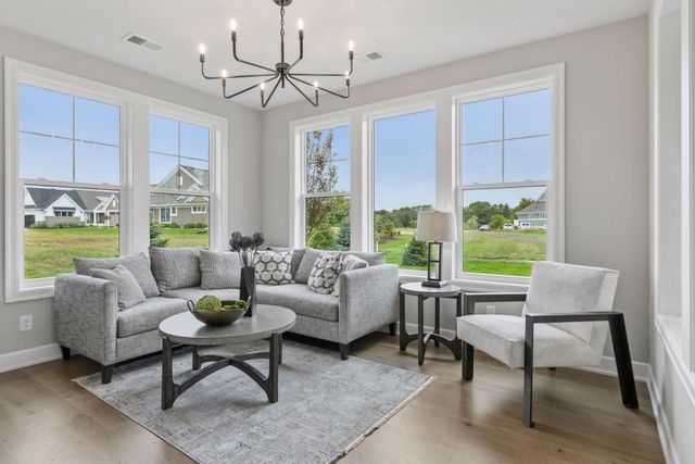 118 Spring Farm Road, North Oaks, MN 55127