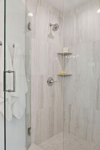 118 Spring Farm Road, North Oaks, MN 55127