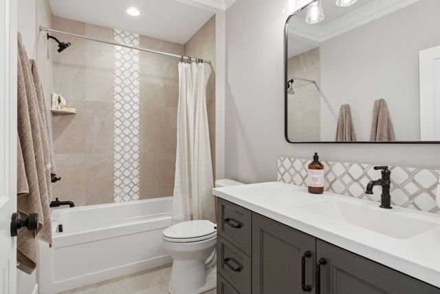 118 Spring Farm Road, North Oaks, MN 55127