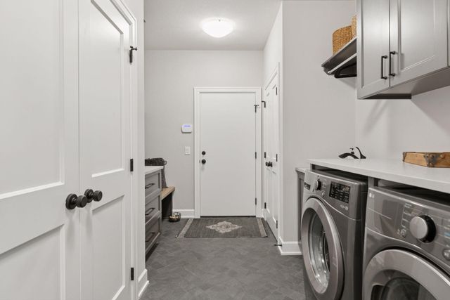 118 Spring Farm Road, North Oaks, MN 55127