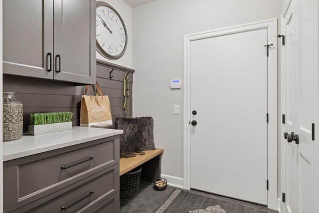 118 Spring Farm Road, North Oaks, MN 55127