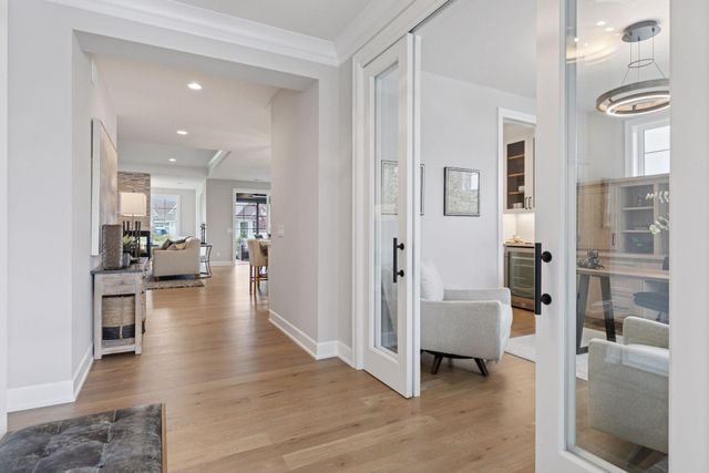 118 Spring Farm Road, North Oaks, MN 55127