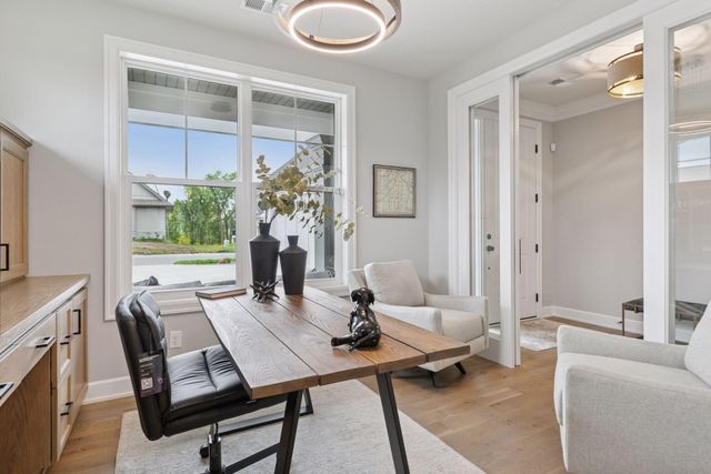 118 Spring Farm Road, North Oaks, MN 55127