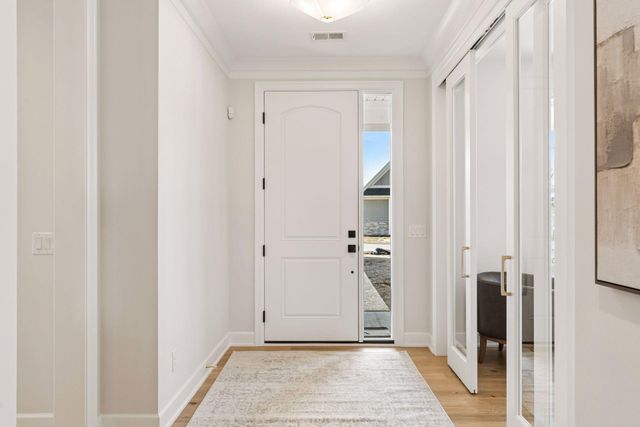 118 Spring Farm Road, North Oaks, MN 55127