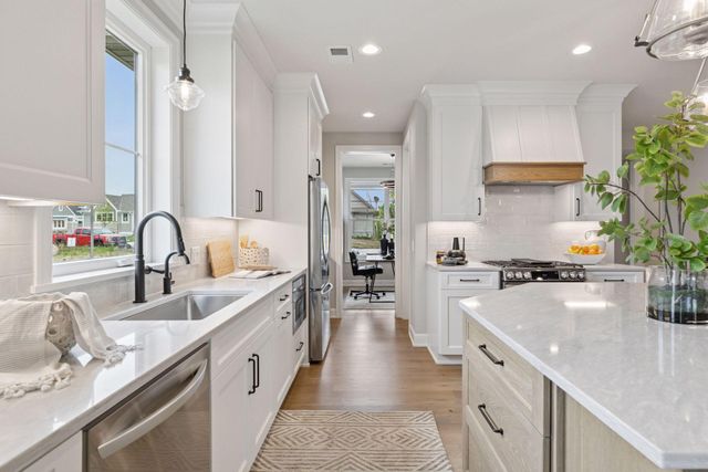 118 Spring Farm Road, North Oaks, MN 55127