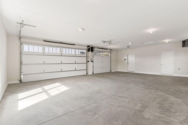 118 Spring Farm Road, North Oaks, MN 55127