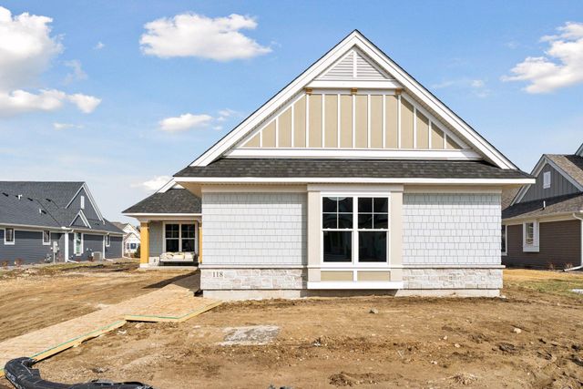 118 Spring Farm Road, North Oaks, MN 55127