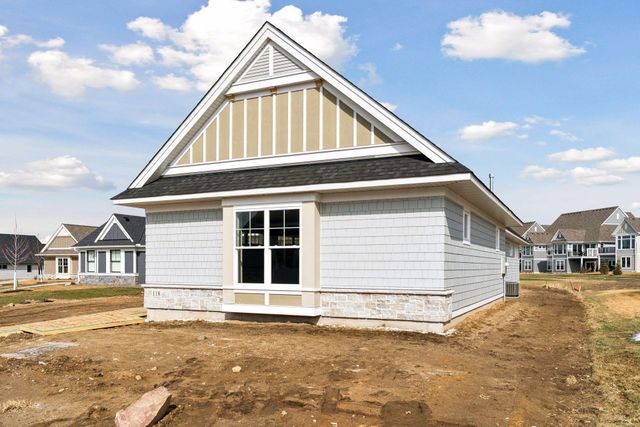 118 Spring Farm Road, North Oaks, MN 55127