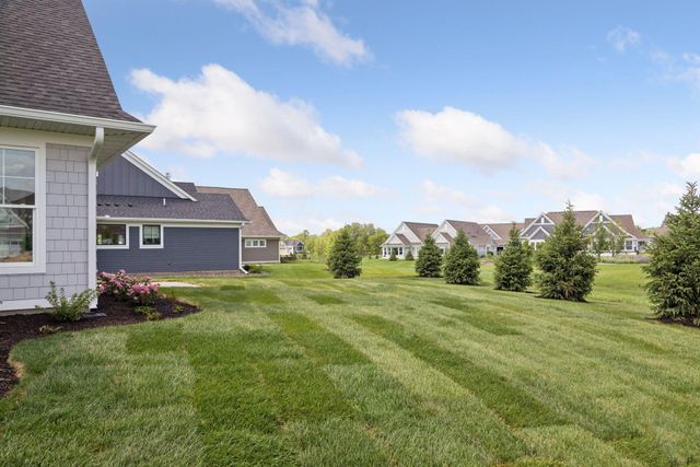 118 Spring Farm Road, North Oaks, MN 55127