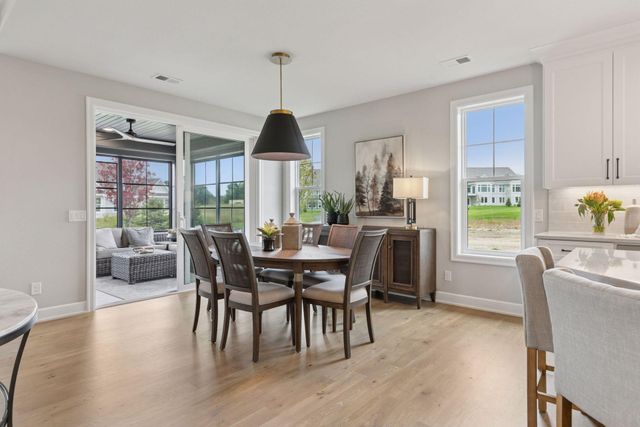 118 Spring Farm Road, North Oaks, MN 55127