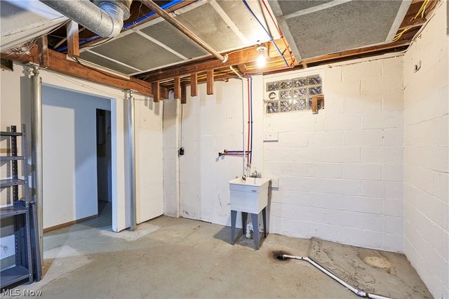 114 Davenport Avenue, Akron, OH 44312