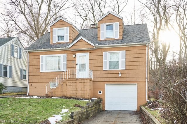 114 Davenport Avenue, Akron, OH 44312