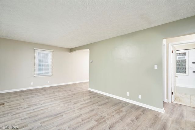 114 Davenport Avenue, Akron, OH 44312