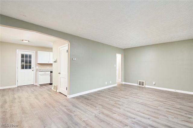 114 Davenport Avenue, Akron, OH 44312