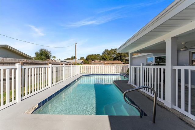1856 CAMEO WAY, Clearwater, FL 33756