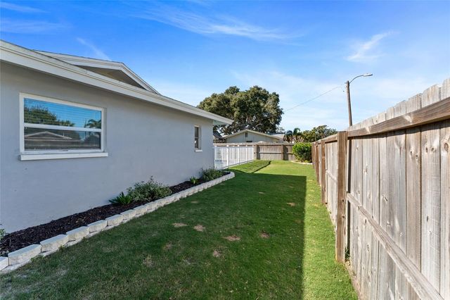 1856 CAMEO WAY, Clearwater, FL 33756