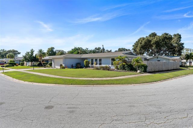 1856 CAMEO WAY, Clearwater, FL 33756