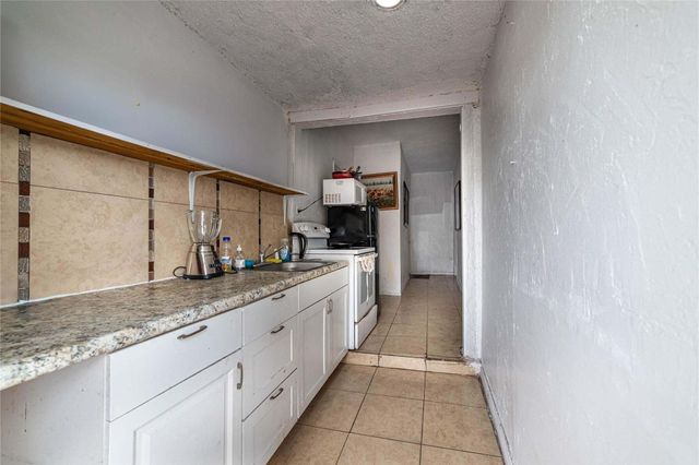 224 SW 14th Street, Dania Beach, FL 33004