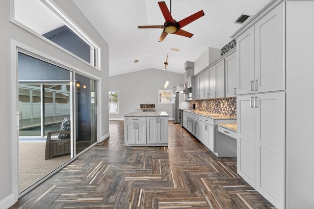 2800 SW Montego Terrace, Stuart, FL 34997