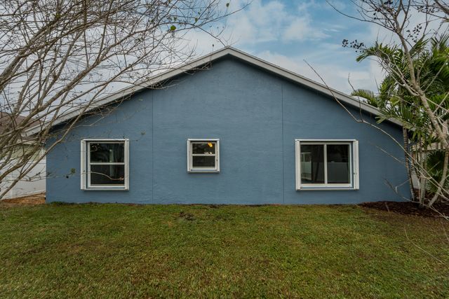 2800 SW Montego Terrace, Stuart, FL 34997