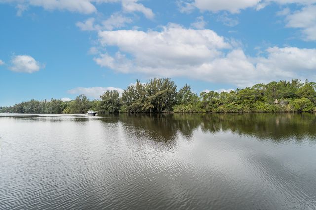 2800 SW Montego Terrace, Stuart, FL 34997