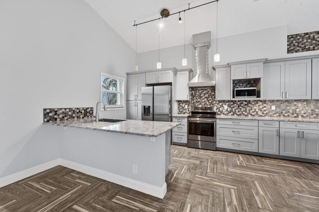 2800 SW Montego Terrace, Stuart, FL 34997