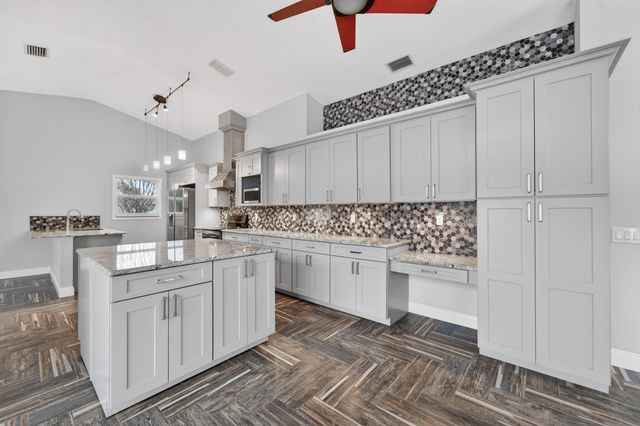 2800 SW Montego Terrace, Stuart, FL 34997