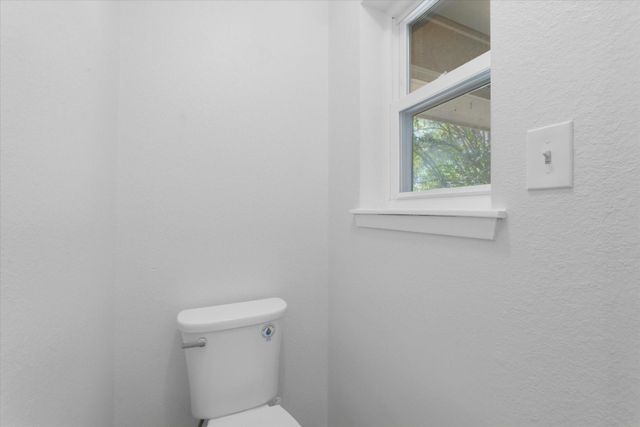 4014 Pin Oak Drive, Mont Belvieu, TX 77523