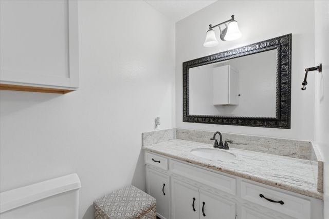 4014 Pin Oak Drive, Mont Belvieu, TX 77523