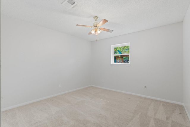 4014 Pin Oak Drive, Mont Belvieu, TX 77523